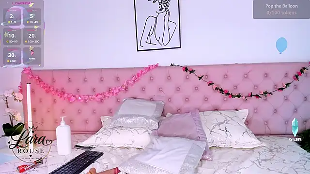 LaraRous Live XXX-chat