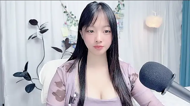 Winnie666999 即時 XXX 聊天