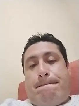 checheludo23 Show in webcam