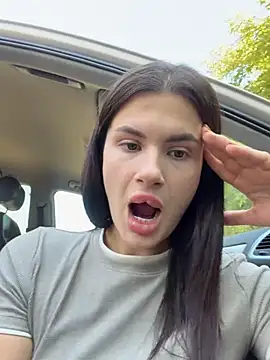 MiraReach live XXX chat