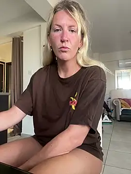 AtomBlondy 现场XXX聊天