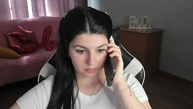 KisaModeln Live XXX chat