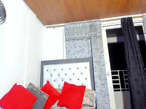 sarahnanksdoll – Naživo XXX chat