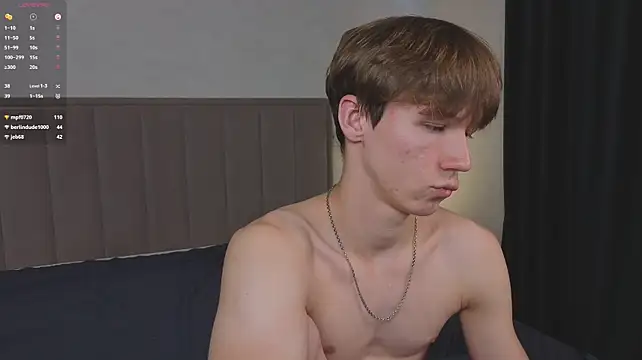 cuMte_boy Adlı Modelin Canlı XXX Sohbeti