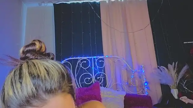Funny_Bunny's Live XXX Chat