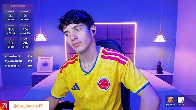 AlejooTwink Show in webcam