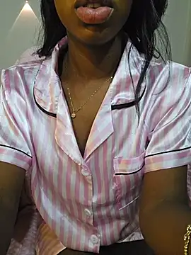 Im_Camila__ live XXX chat