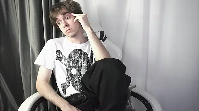 XXX chat uživo modela DaveBevy