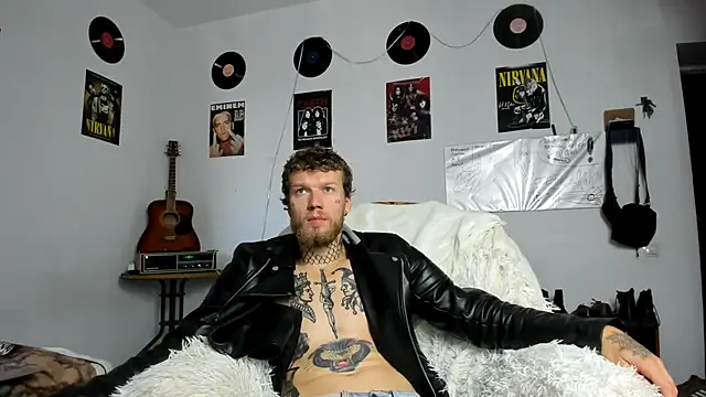 Huntall77 – Naživo XXX chat