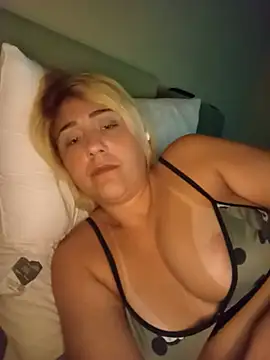 Chat +18 de Manuzinha2209 ao vivo