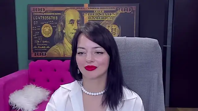 BellaRowan XXX чат на живо