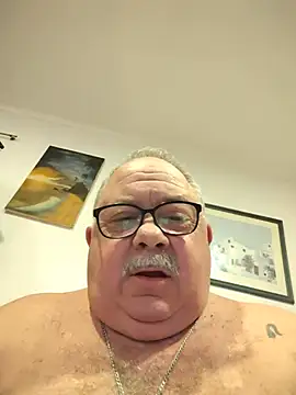 bylytom24's Live XXX Chat