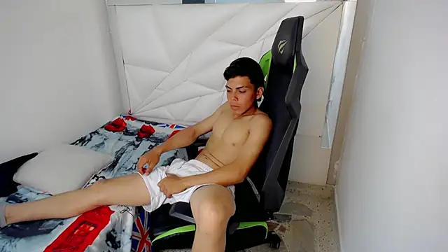 Chat XXX ao vivo de RyanFlirty