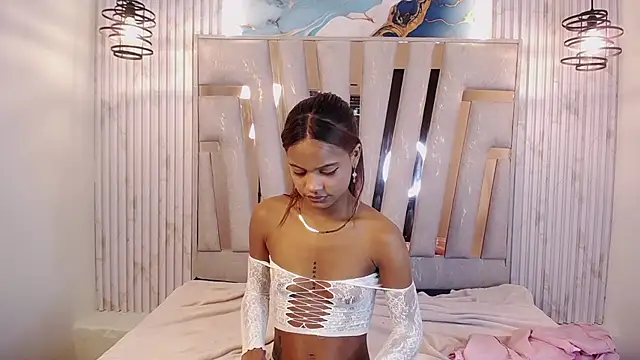 Nicky_Nicoole লাইভ XXX চ্যাট