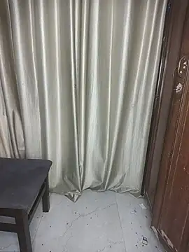 Piyu_xxx 现场XXX聊天