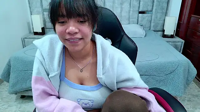 Chatroom XXX en direct de laureentt_