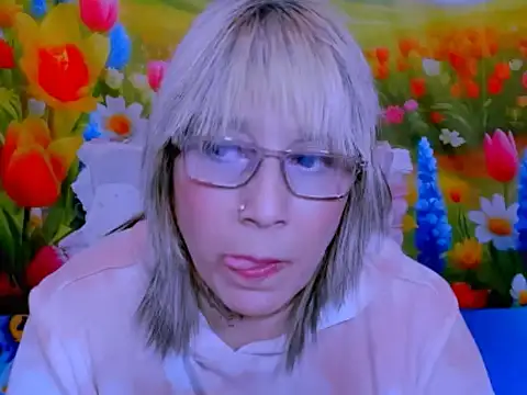 צ'אט XXX בשידור חי של indianroxy