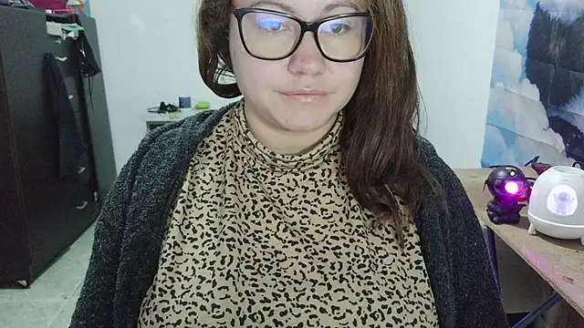 Chat XXX en directo de curly_greeneyed