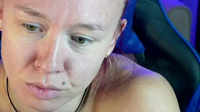 Spoty_Kate_ 라이브 XXX 채팅