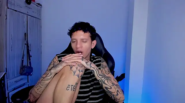 XXX chat uživo modela tylerrnova
