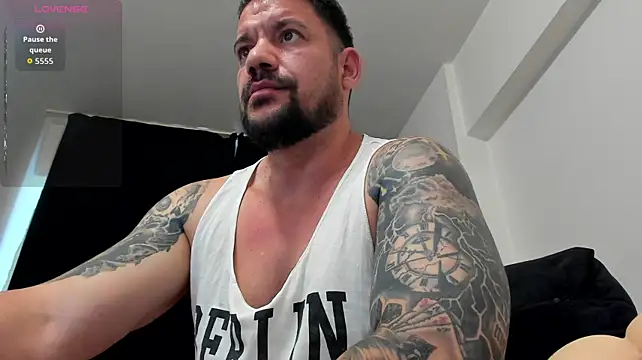 musclemonster31 Adlı Modelin Canlı XXX Sohbeti