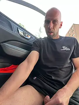 Oliver_outside Chat XXX in diretta