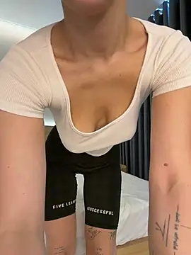 FlexibleDoll_'s Live XXX Chat