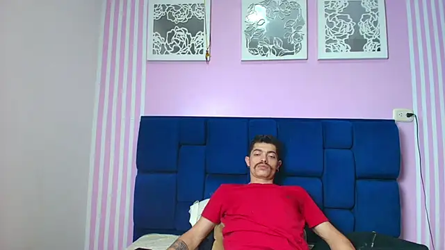 Webkamerová show taylor_Stele