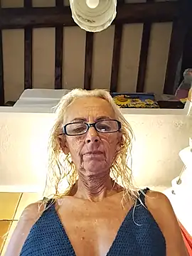 Chat XXX en directo de clarabell4
