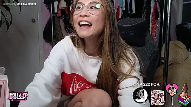 millamischief's Live XXX Chat