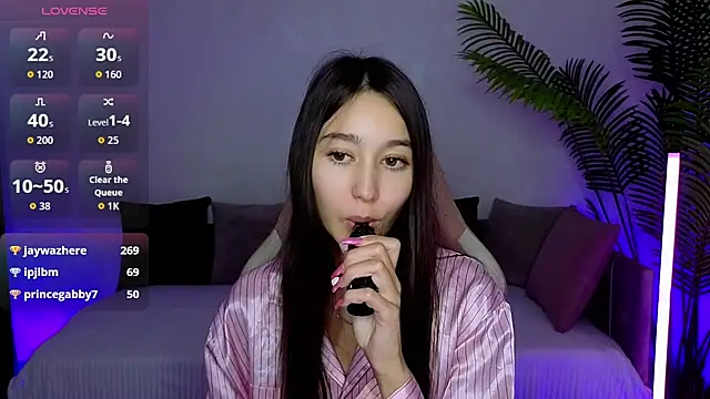Noel_Brownie Adlı Modelin Canlı XXX Sohbeti