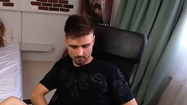 KyloEast Chat XXX live