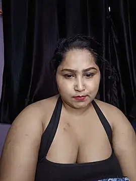 hornynancy Adlı Modelin Canlı XXX Sohbeti