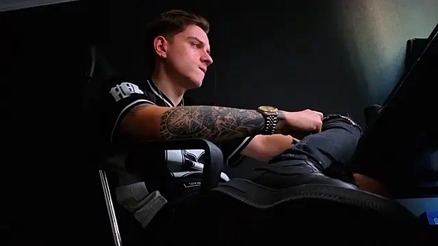 Онлайн чат XXX FelixStarkk
