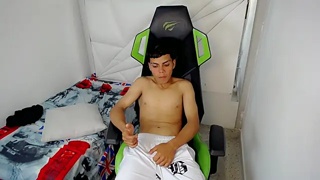 RyanFlirtyn Live XXX chat
