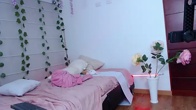 Sarabubbie's Live XXX Chat