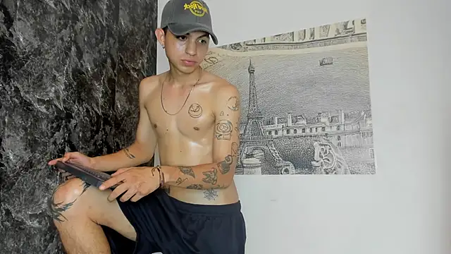 cameron_lux77 Show in webcam
