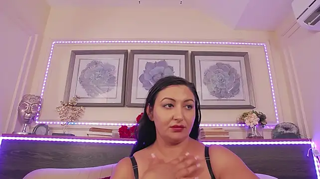 Chatroom XXX en direct de BustyEva_