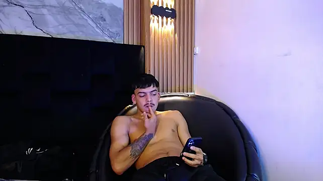 Bastian_Fox_'s Webcam Show
