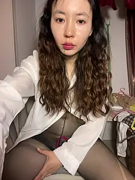 mimi_181 Adlı Modelin Canlı XXX Sohbeti