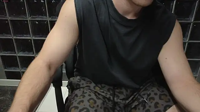 Show de chantatummm na webcam