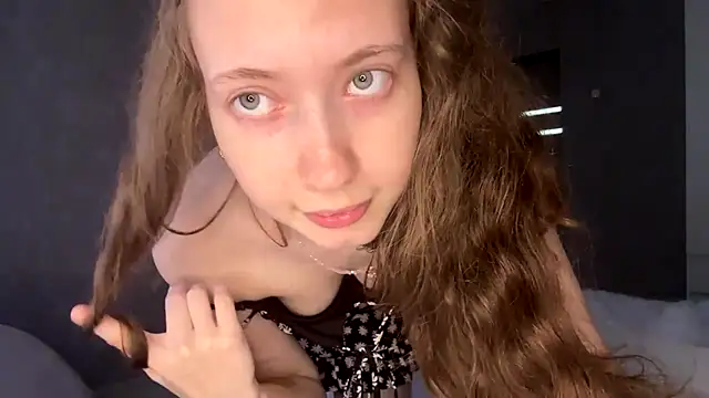 צ'אט XXX בשידור חי של Emily_Mur_