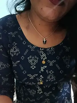Rathi-priyaa's Webcam Show