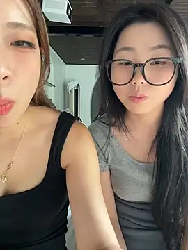 xiaozz-001 Adlı Modelin Canlı XXX Sohbeti