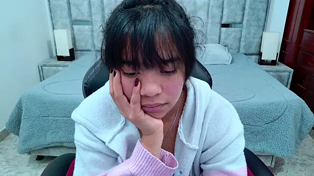 laureentt_ Chat XXX in diretta