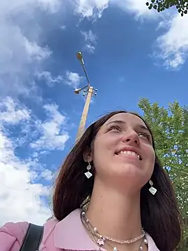 DollyTall Adlı Modelin Web Kamerası Şovu