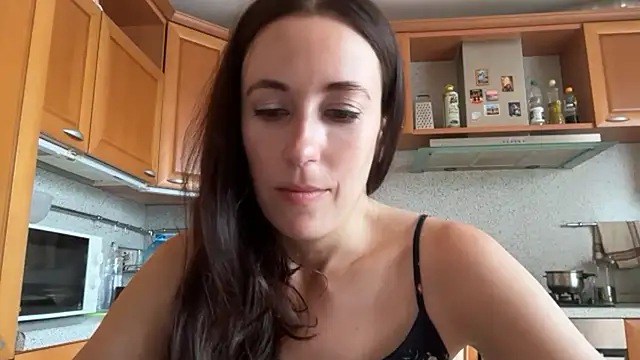 Flamingo_Queen's Live XXX Chat