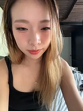 xiaozz-001's Live XXX Chat