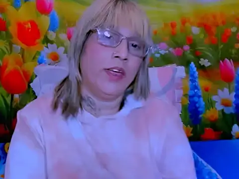 Chat +18 de indianroxy ao vivo