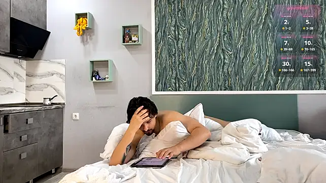 دردشة INSOMNIA_strip الجنسية المباشرة